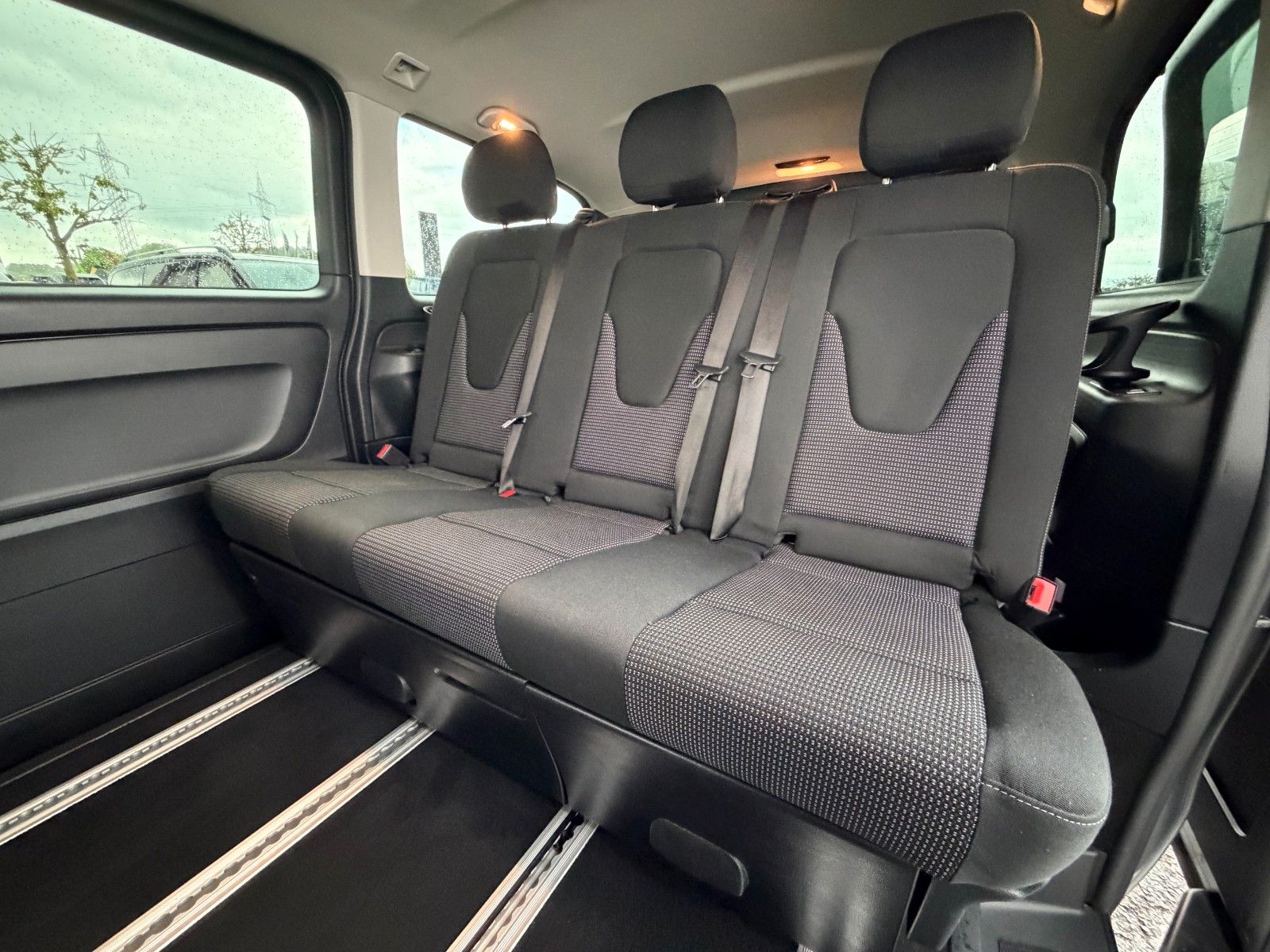 Fahrzeugabbildung Mercedes-Benz Vito 116 CDI Tourer 9G Laderampe Stdheiz LED