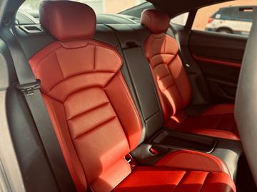2020 Porsche TAYCAN 缩略图 14