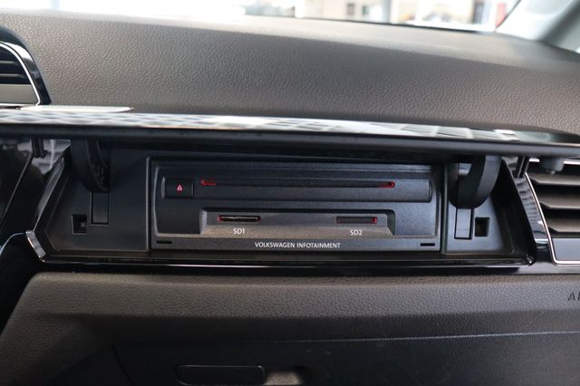 Fahrzeugabbildung Volkswagen Touran 1.6Ltr Comfortline |7SITZER|PANO|SHZ|PDC|