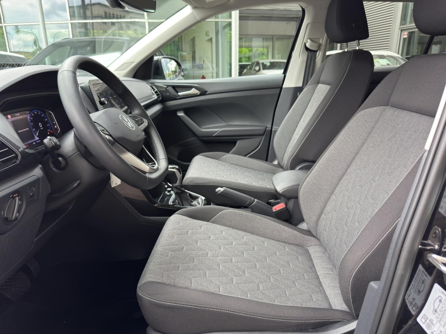 Fahrzeugabbildung Volkswagen T-Cross 1.0 TSI 85 kW Life LED,Matrix,Navi,SHZ