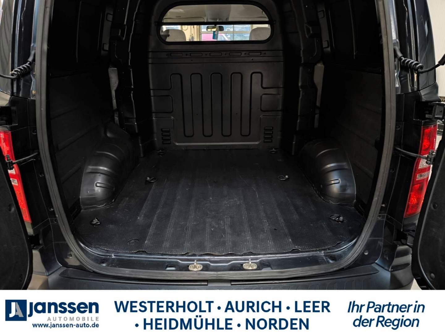 Fahrzeugabbildung Hyundai H-1 Cargo 6-Sitzer / Klima
