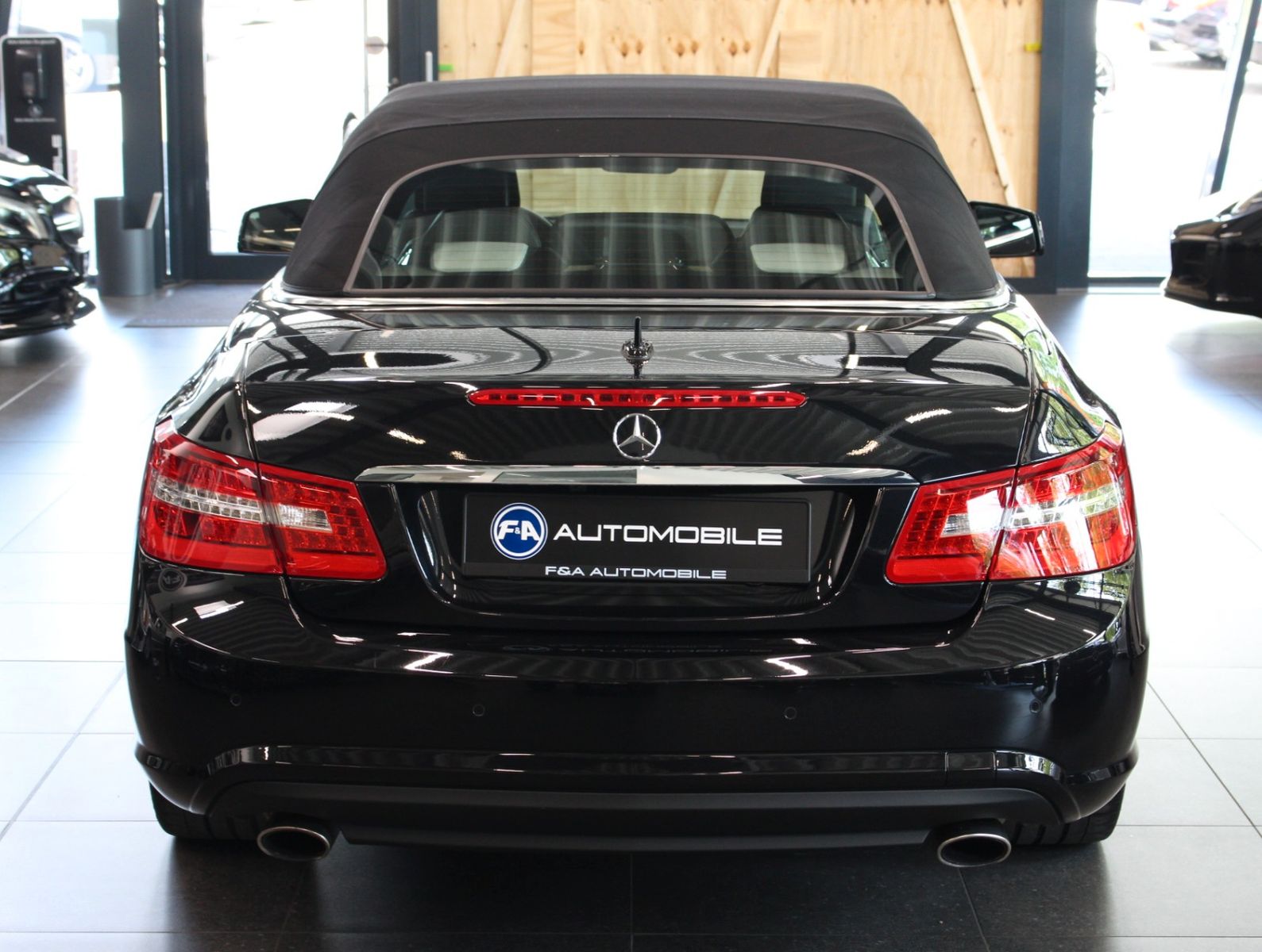 Fahrzeugabbildung Mercedes-Benz E 350 Cabriolet AMG-Line*Kamera*2.Hand