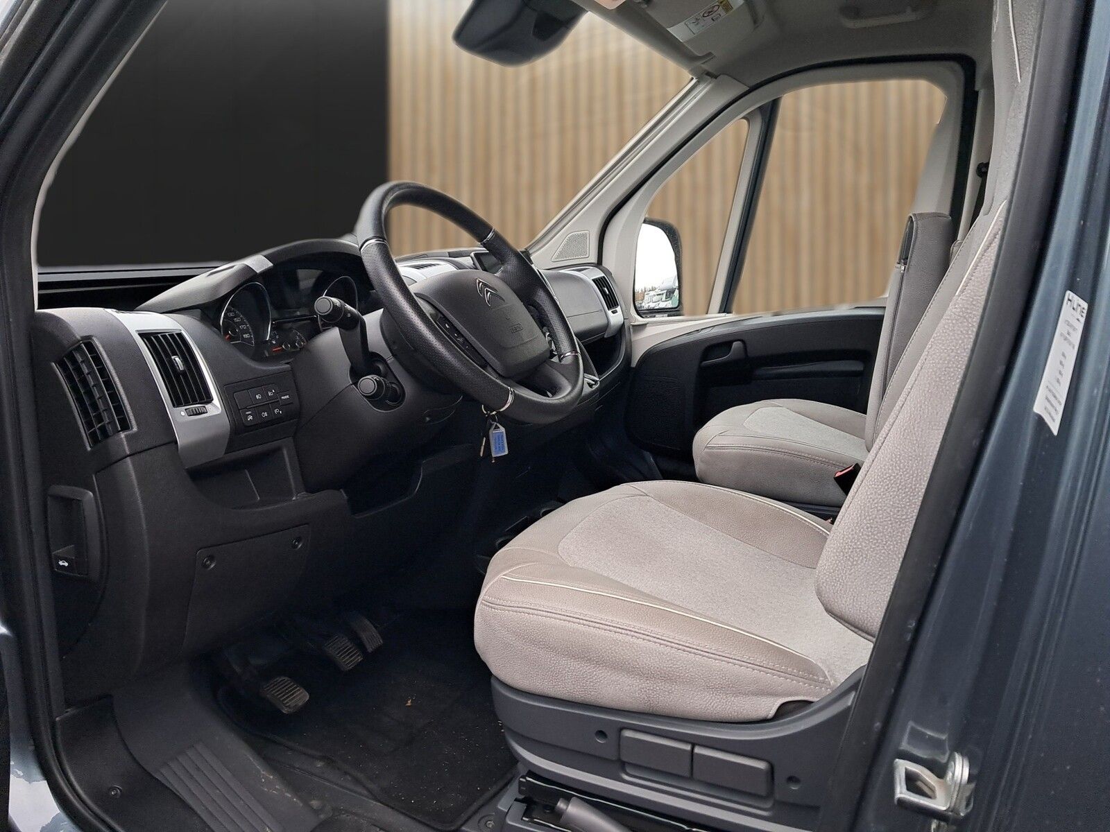 Fahrzeugabbildung Pössl Summit Shine 600 L Citroen 140 PS Mark/Solar/AHK