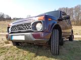 Lada Urban 4x4 Lang Sonderlack - Lada Urban SUV