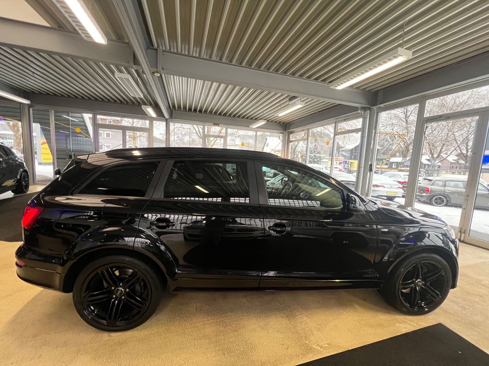 Fahrzeugabbildung Audi Q7 3.0 TDI  quattro S line V12 Paket *7.SITZER*