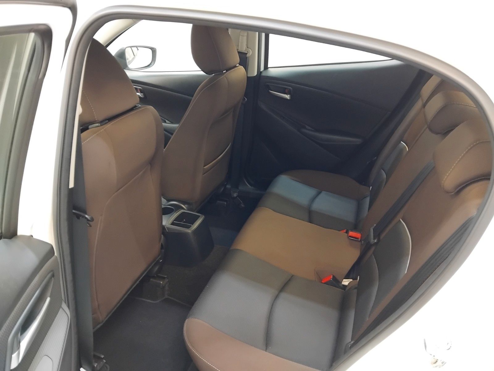Mazda 2 (01/2022, Benzin)