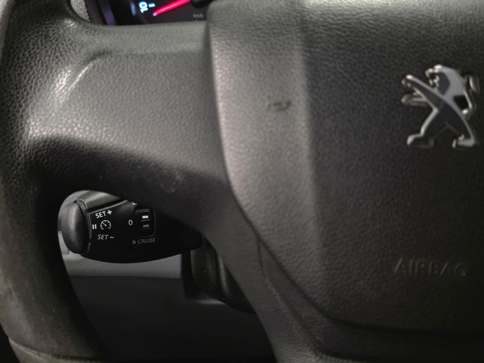 Peugeot Expert L2 8x Sitze Klima Tempomat 2x Schiebetür