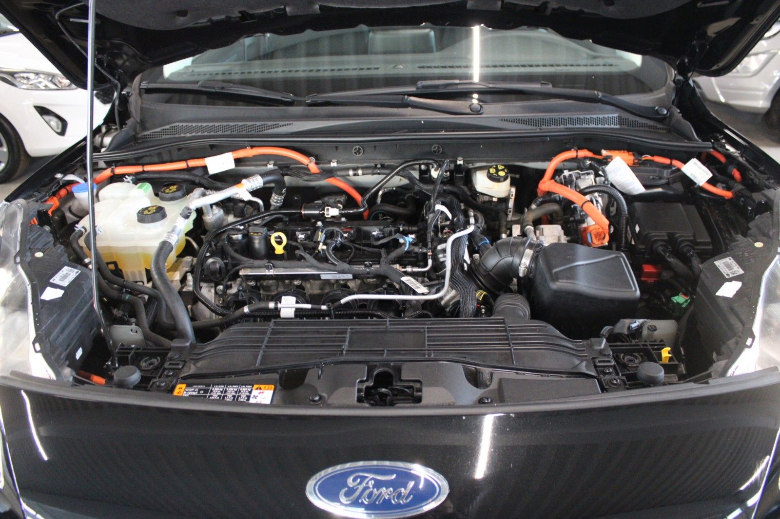 Fahrzeugabbildung Ford Kuga PHEV Aut. Cool&Connect + Winter Paket