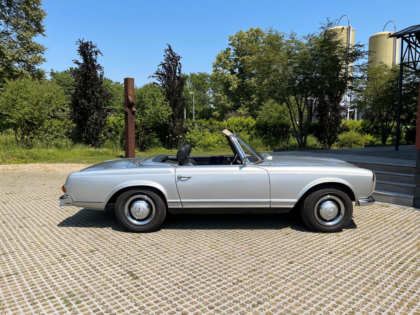 Fahrzeugabbildung Mercedes-Benz 230 SL