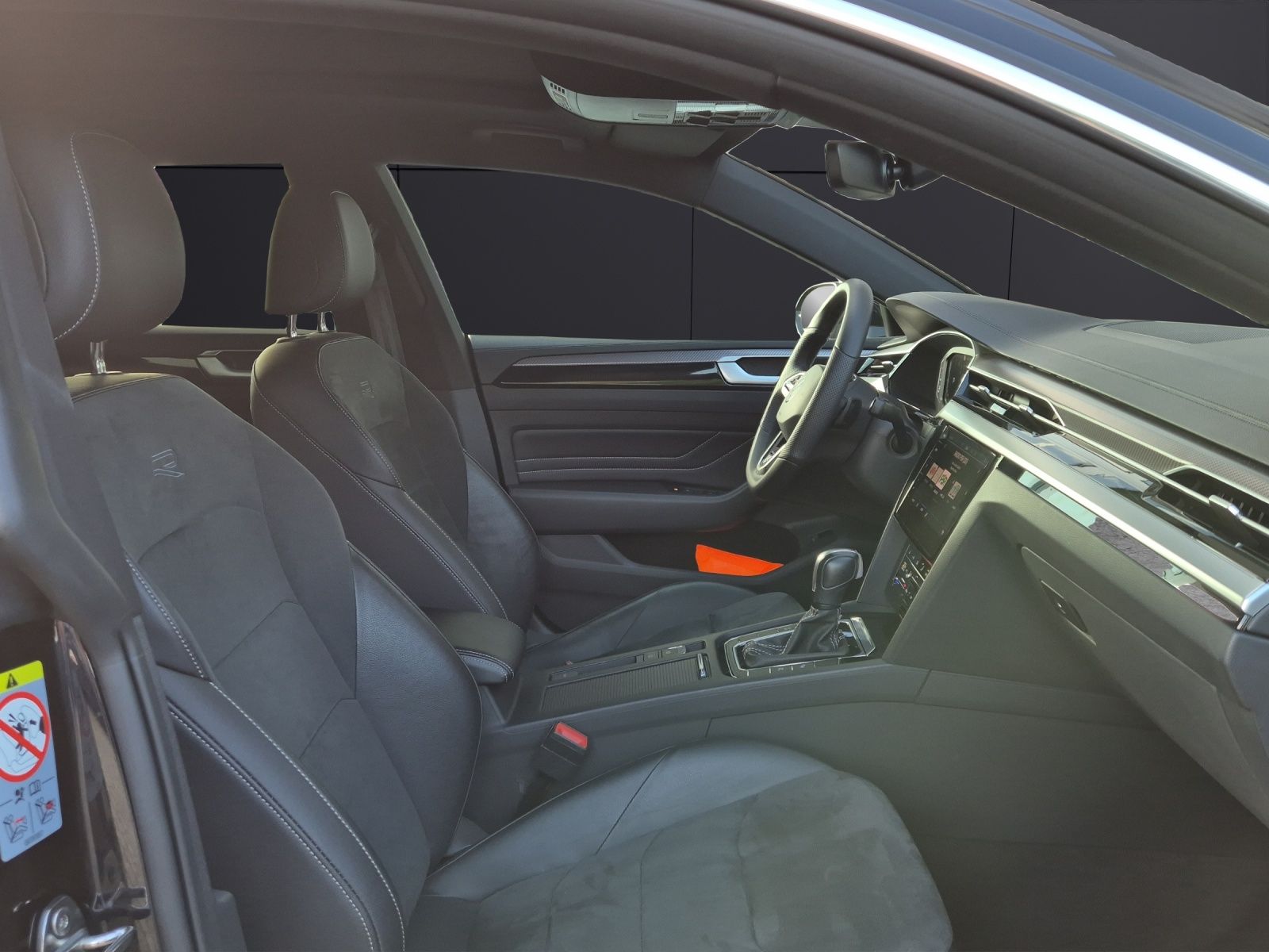 Fahrzeugabbildung Volkswagen Arteon SB TSI R-Line DSG 4M Matrix AHK Navi AID