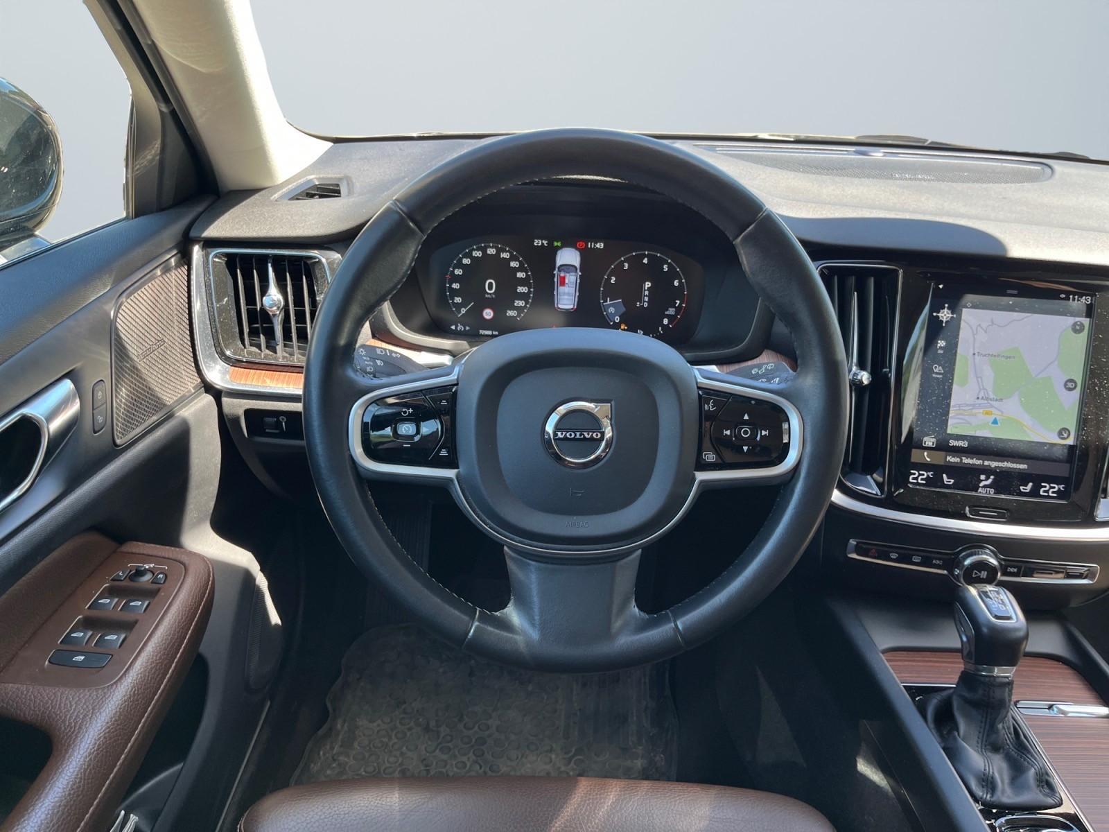 Volvo V60 Kombi AWD /HK-ANLAGE/LED/NAVI/LEDER/
