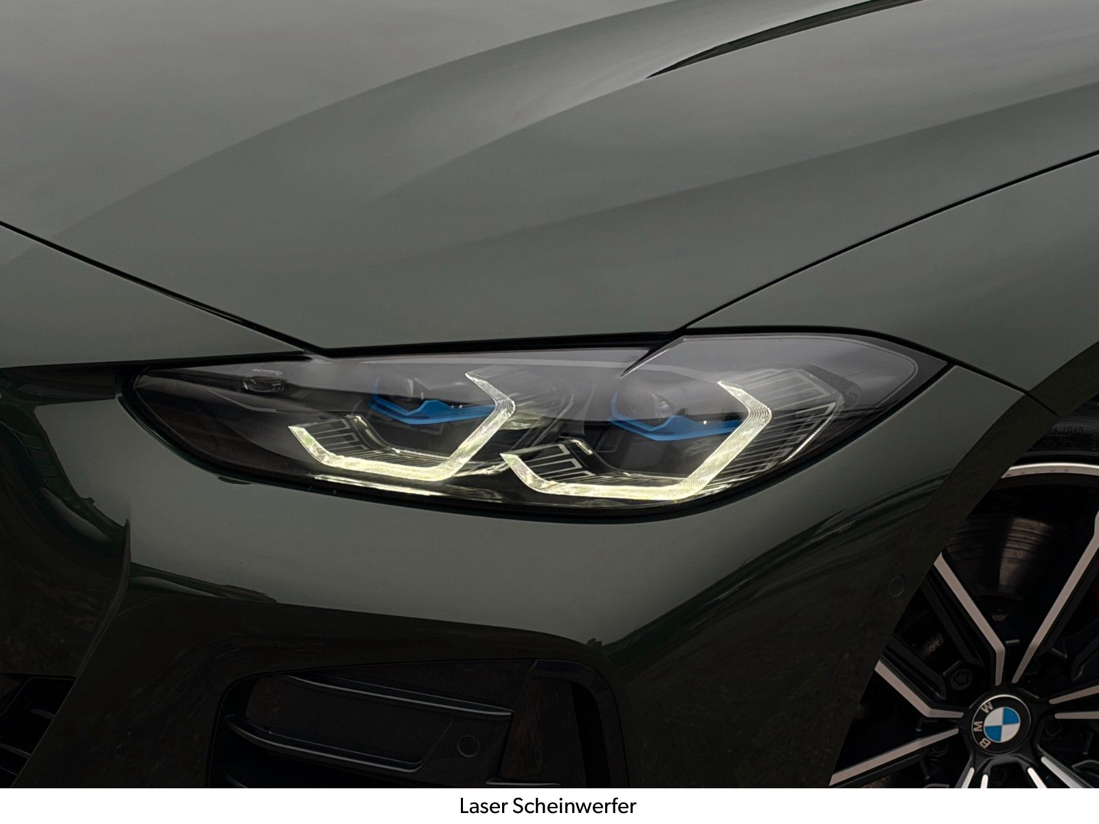 Fahrzeugabbildung BMW M440i xDr M Sport Pro Laser StHzg HUD HK S-Dach