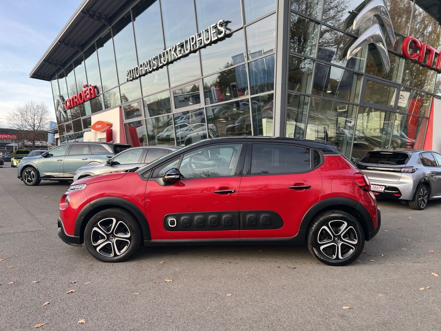 Fahrzeugabbildung Citroën C3 PT 110 S&S EAT6 Shine Pano. Navi LED CarPlay