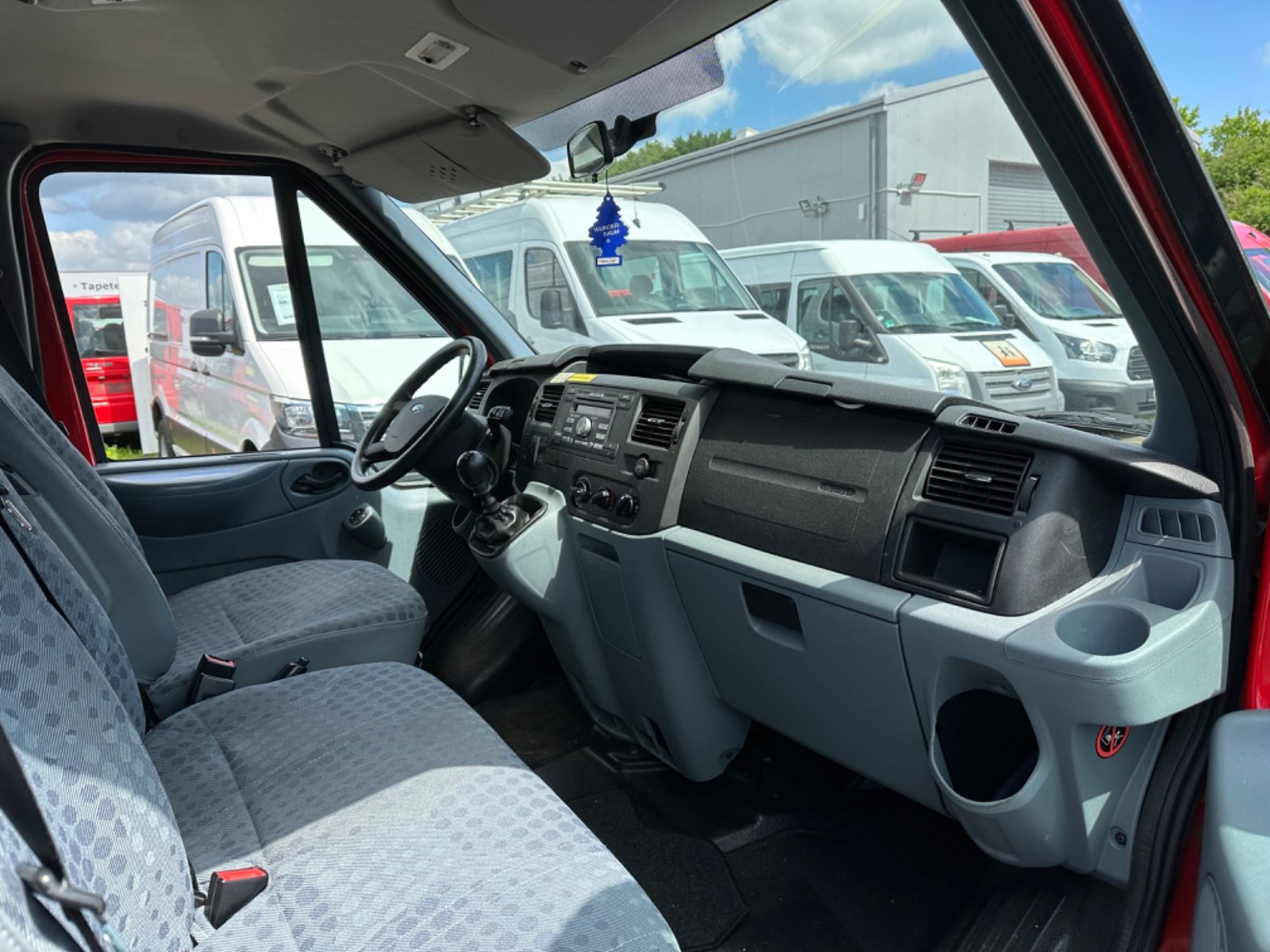 Fahrzeugabbildung Ford Transit Kombi FT 280 K*9 Sitzer*8038*
