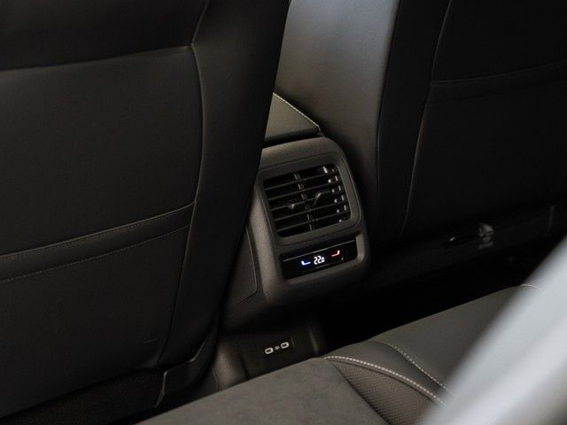T-Roc Style eTSI DSG IQ Drive + Light GJR AHK Na