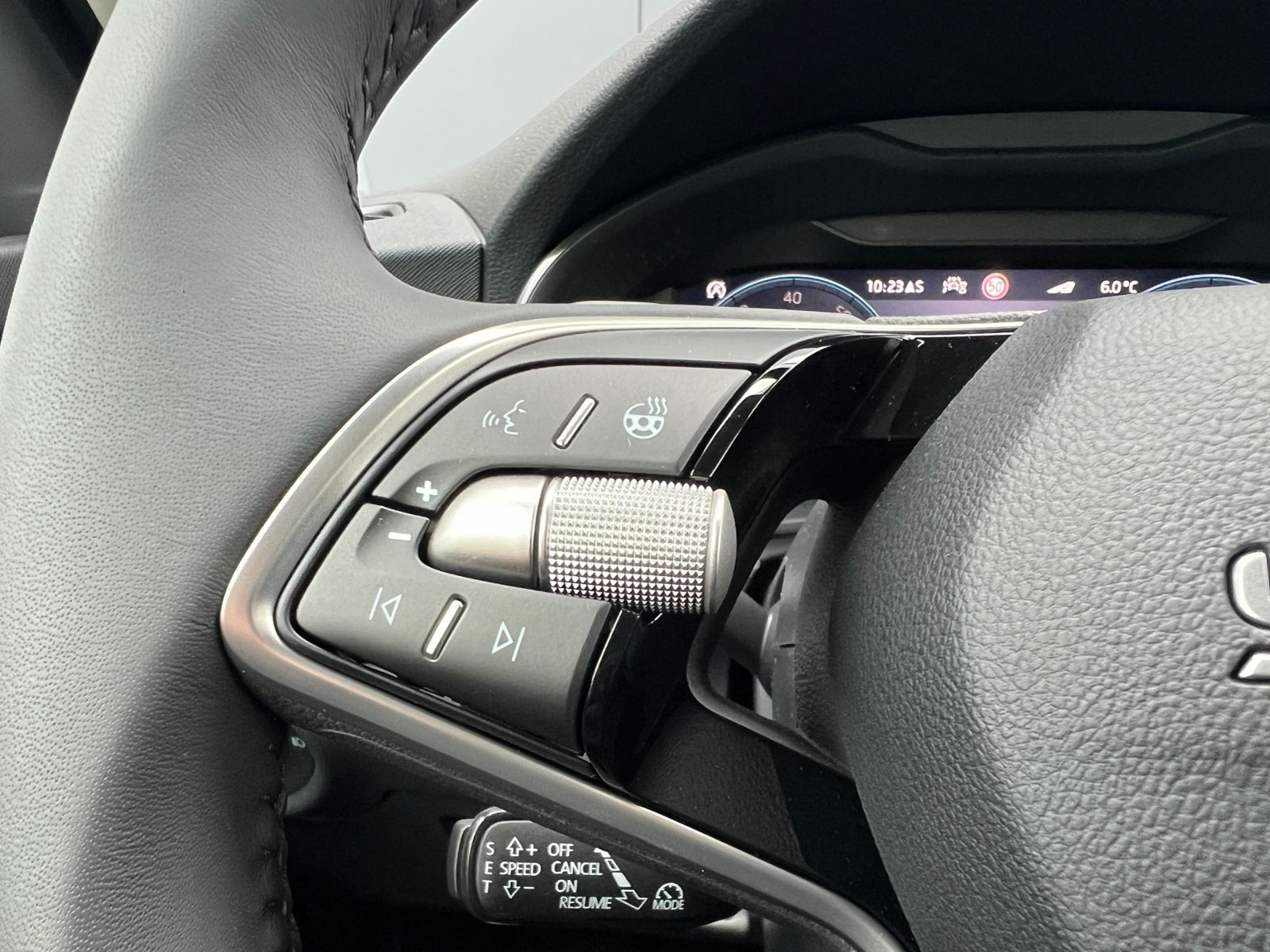 Fahrzeugabbildung SKODA Kamiq Tour 1.0 TSI DSG *AHK, Matrix, ACC, SmartL