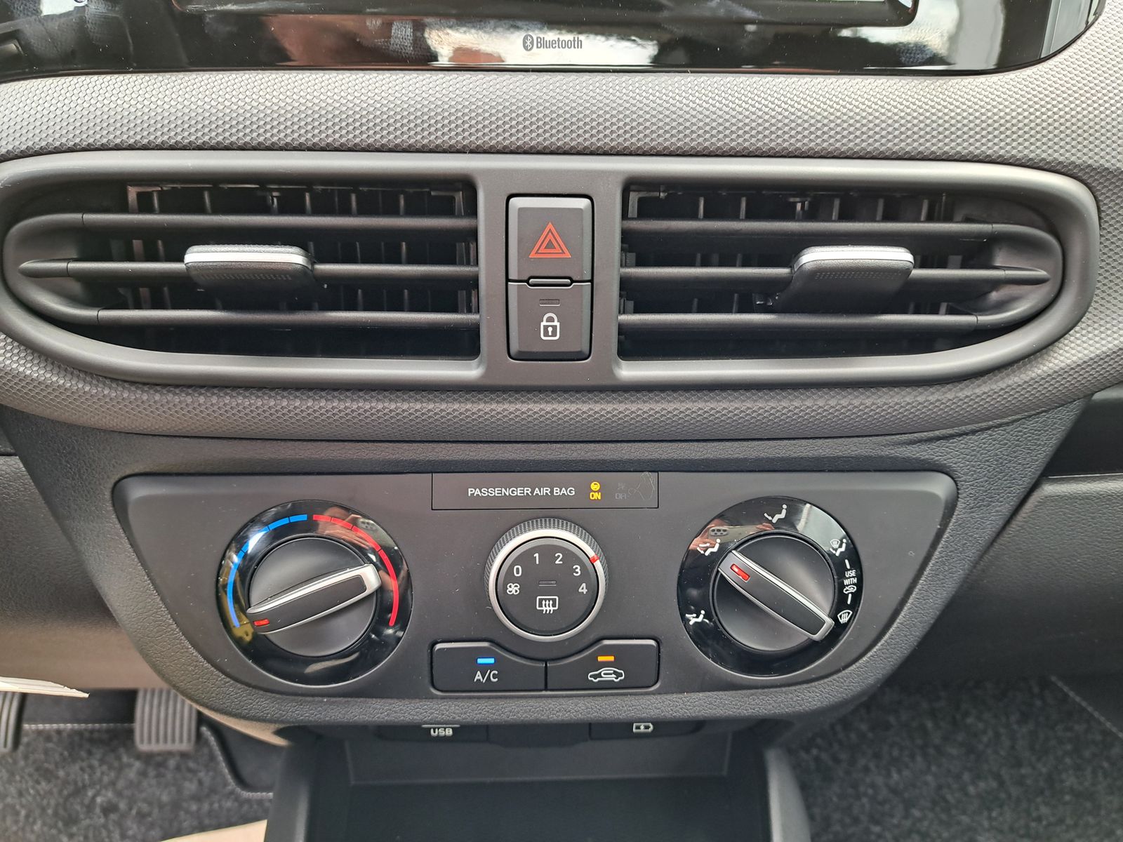 Fahrzeugabbildung Hyundai i10 1.0 MODELL 2025 NAVI WINTERPAKET KAMERA DAB