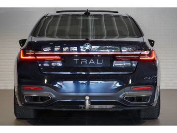 BMW 750 - 5