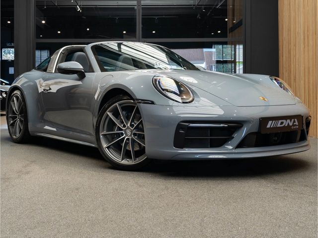 Porsche 992 992 Targa 4 Sport Design Sportuitlaat 911 3.