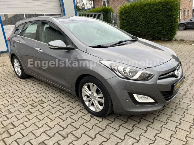 Hyundai i30 1.6 cw Style/AUTOM./TEILLEDER/ALLW./KEYLESS