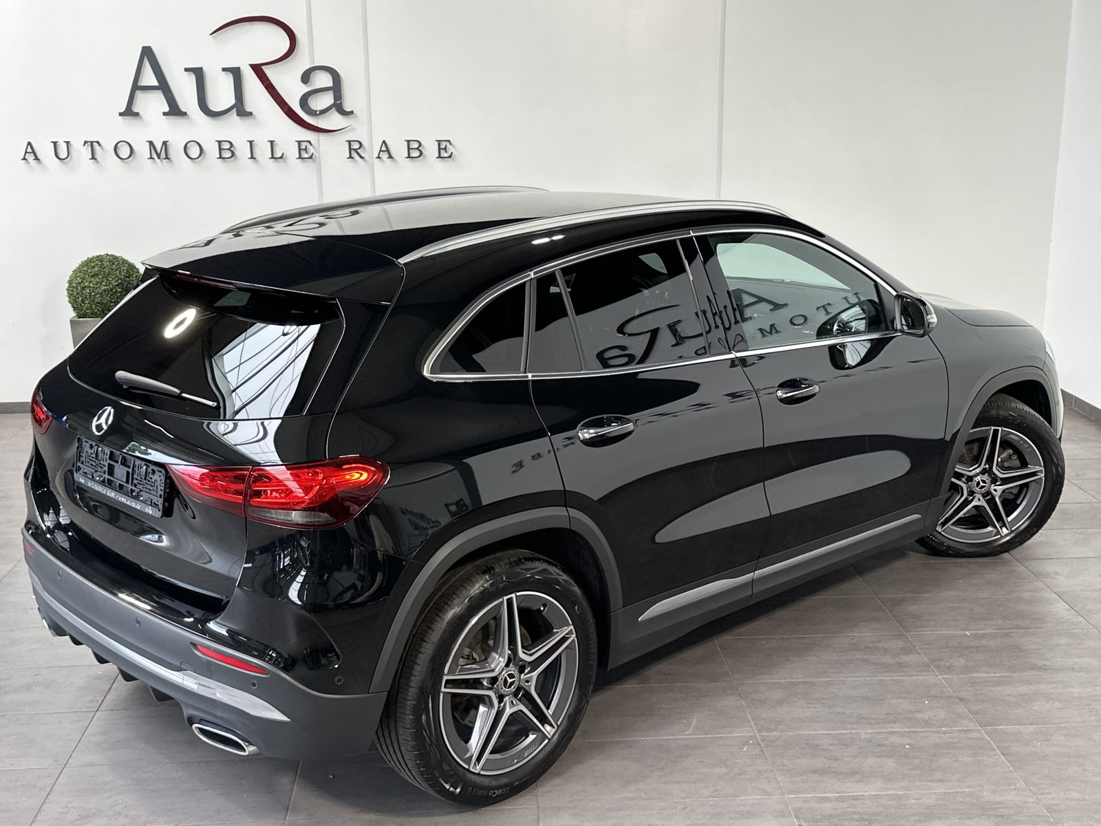 Fahrzeugabbildung Mercedes-Benz GLA 220d 4Matic AMG-Line NAV+CARPLAY+KEYLESS+SHZ
