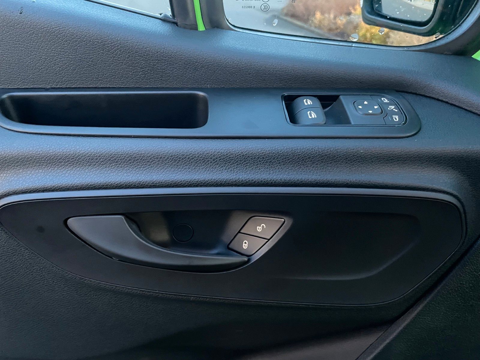 Fahrzeugabbildung Mercedes-Benz Sprinter 317 CDI DoKa 3665 9G Klima AHK3,5to