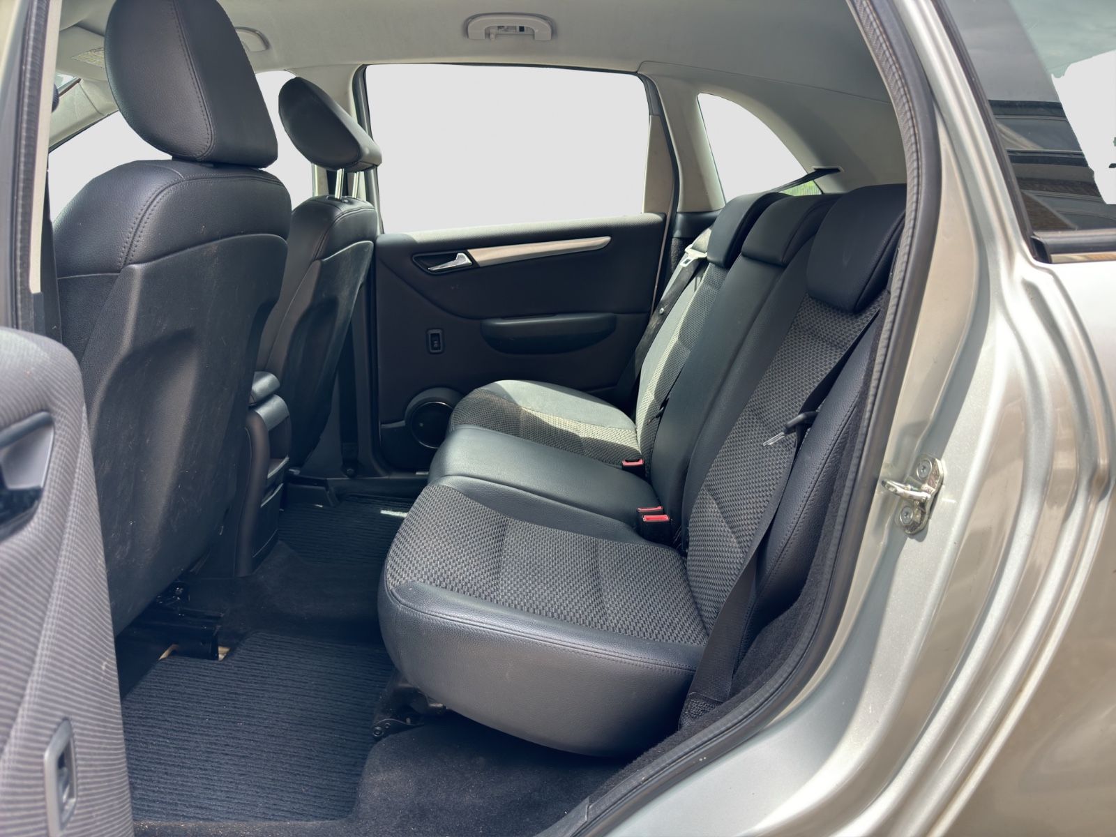 Fahrzeugabbildung Mercedes-Benz B 180 /Klimaanlage/Sitzhz./Tempomat