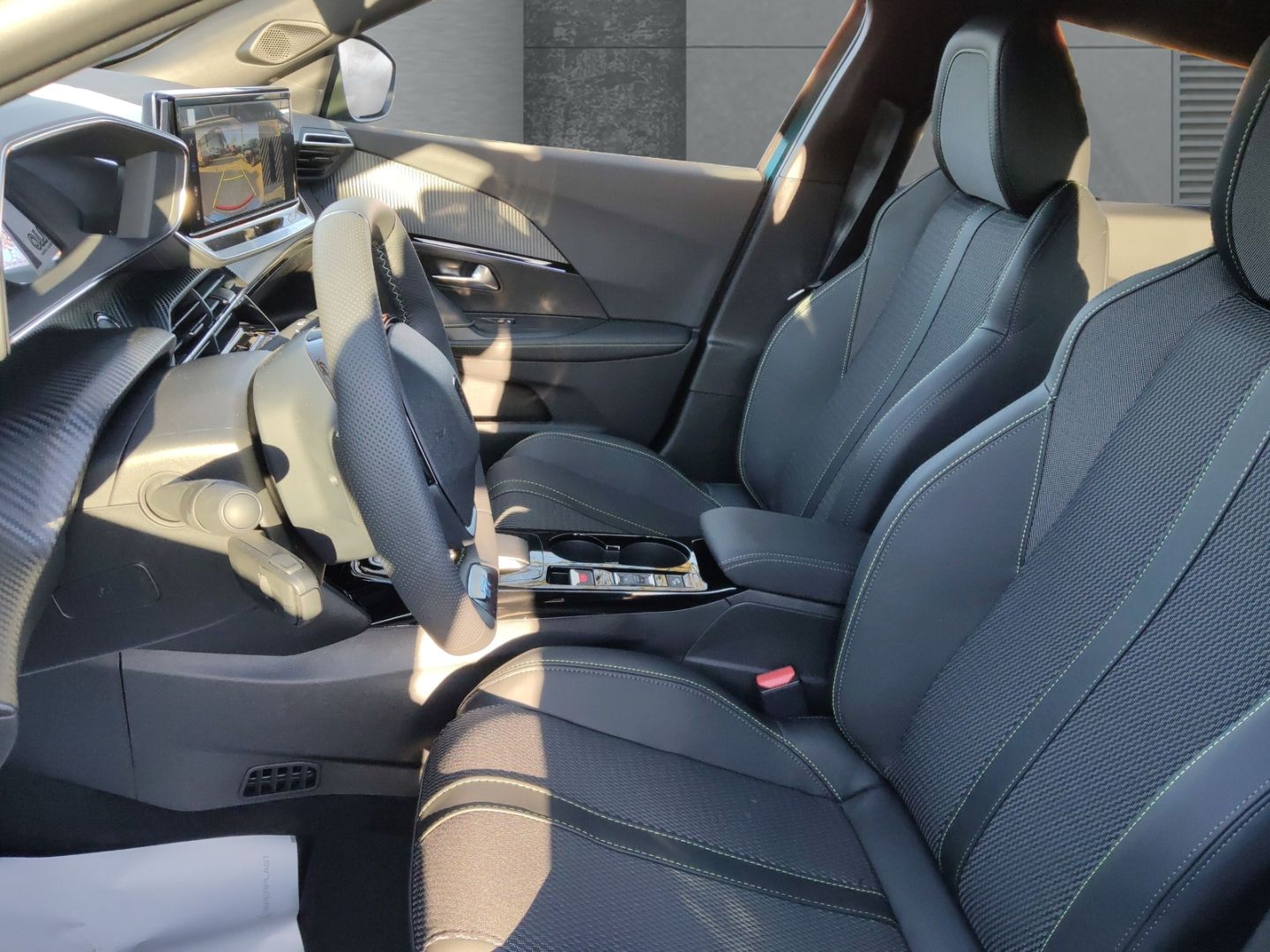 Peugeot 2008 - Bild 8