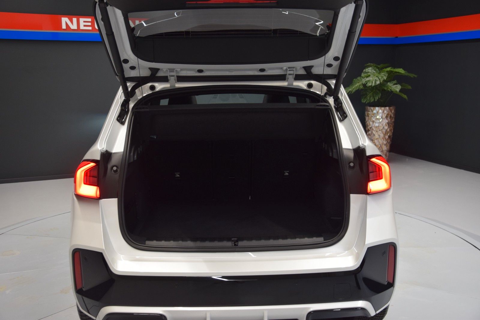 Fahrzeugabbildung BMW X1 18 i sDrive M Sport Pano H&k ACC Memory Leder
