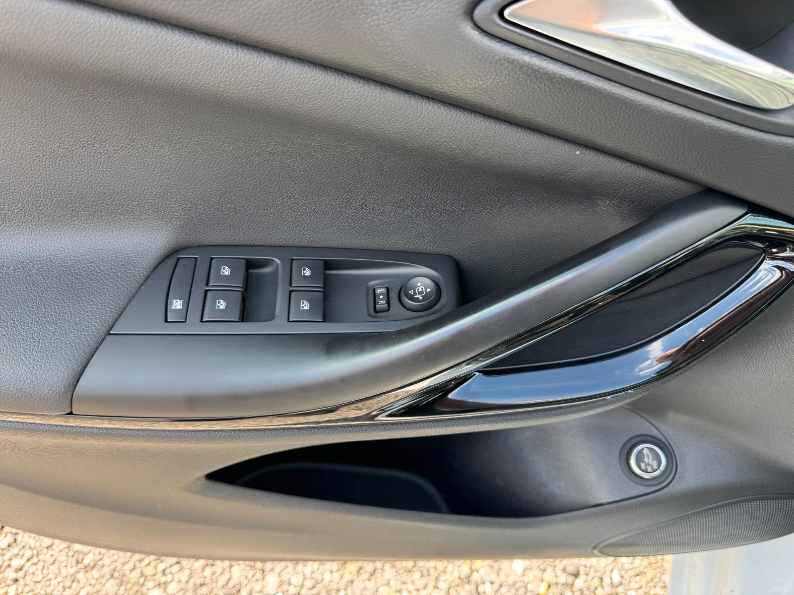 Opel Astra K SportsTourer Elegance Alcantara Led Navi