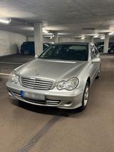 Mercedes-Benz Mercedes Benz C220 CDI W203 - Mercedes-Benz C 220 mit Diesel-Antrieb: Limousine, W203 Cdi