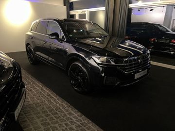 Volkswagen Touareg - 2