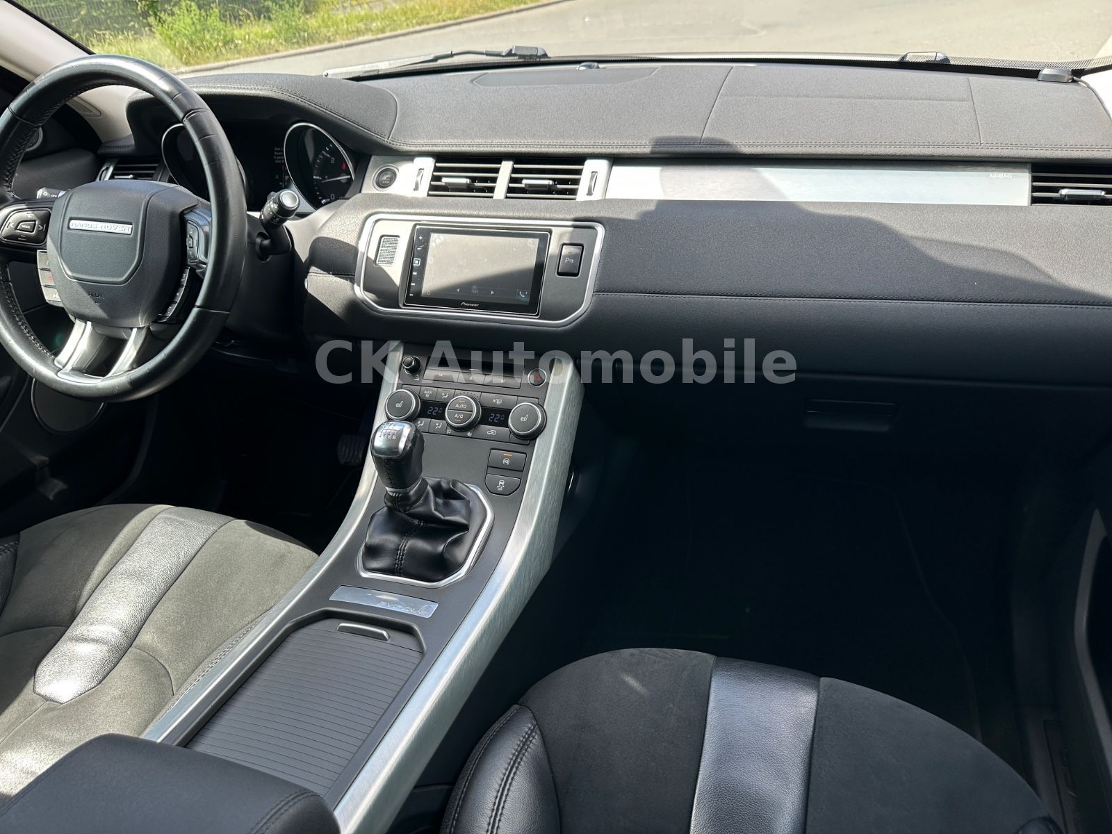 Fahrzeugabbildung Land Rover Range Rover Evoque Pure/Navi/Kamera/PDC