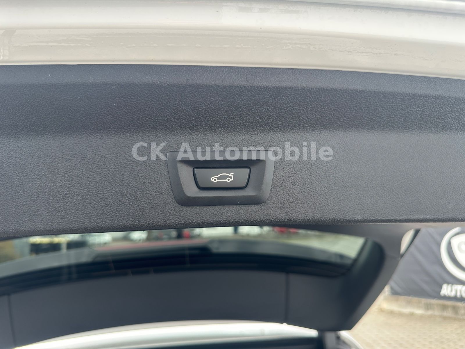 Fahrzeugabbildung BMW X3 xDrive30 i M-Sport/Shadow-Line/Navi/Kam./LED