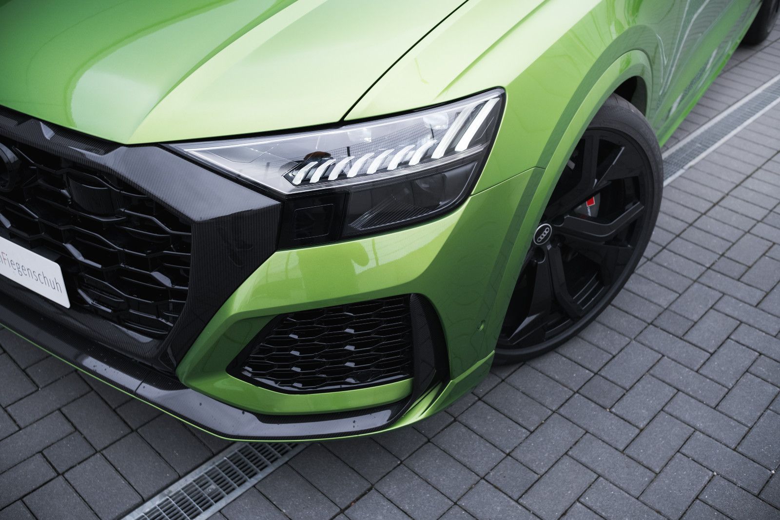 Fahrzeugabbildung Audi RSQ8  4.0 TFSI quattro-Keramik-Matrix-LED-Sitzb.