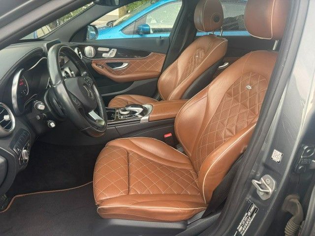 Fahrzeugabbildung Mercedes-Benz C 250  DESIGNO BlueTec / d 4Matic PANO LED LEDER