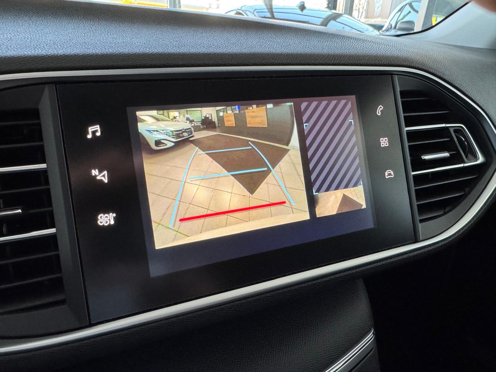 Peugeot 308 Style *Panorama*Kamera*CarPlay*Navi*SHZ*PDC*