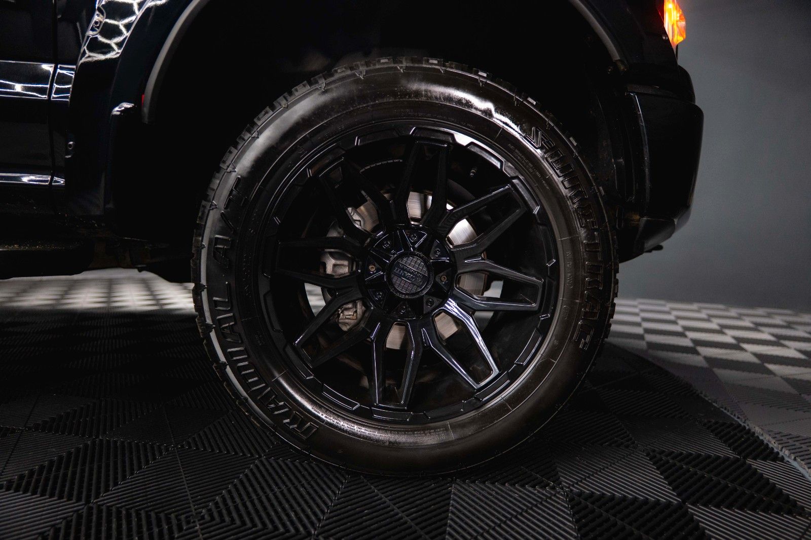 Fahrzeugabbildung Ford F150 3.5L V6 4x4 Offroad RAPTOR LARIAT LaChanti