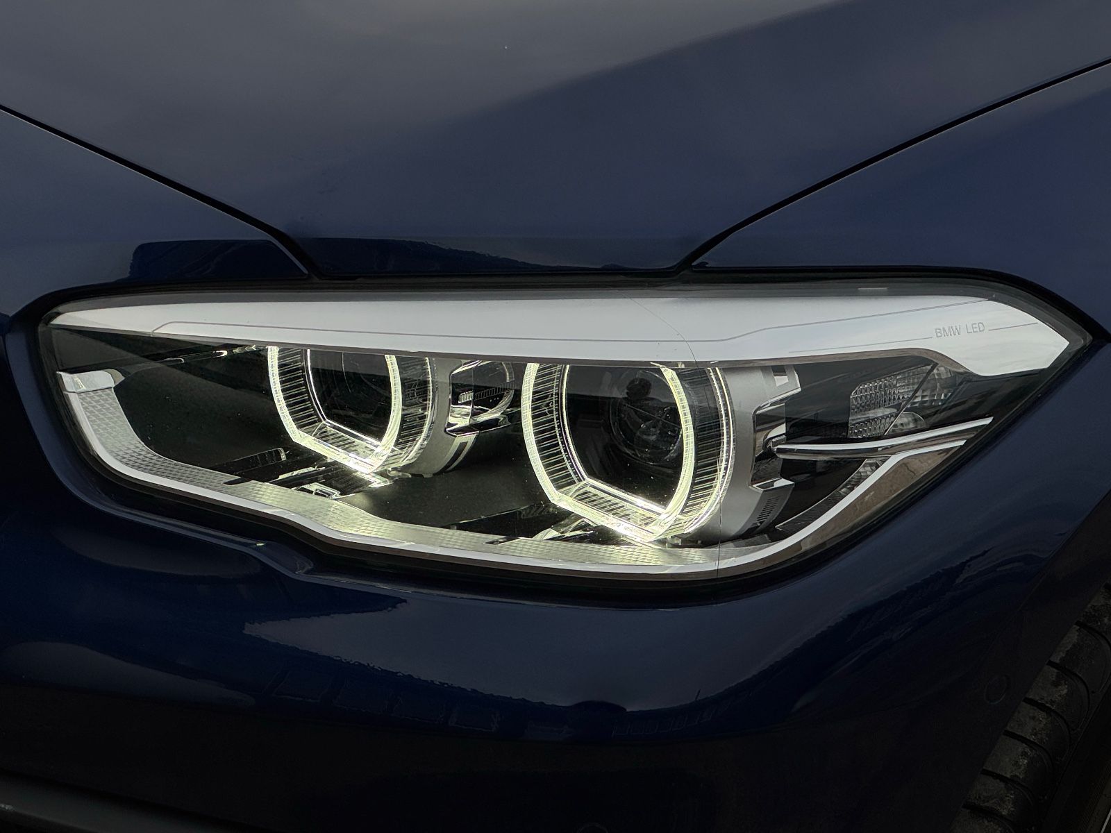 Fahrzeugabbildung BMW 118i Advantage SHZ PDC Temp. Lim. LED 2Z-Klima
