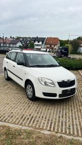 Skoda Fabia Combi Cool Edition AHK Klima Tüv 4/28 - Skoda Fabia aus 2009: Combi