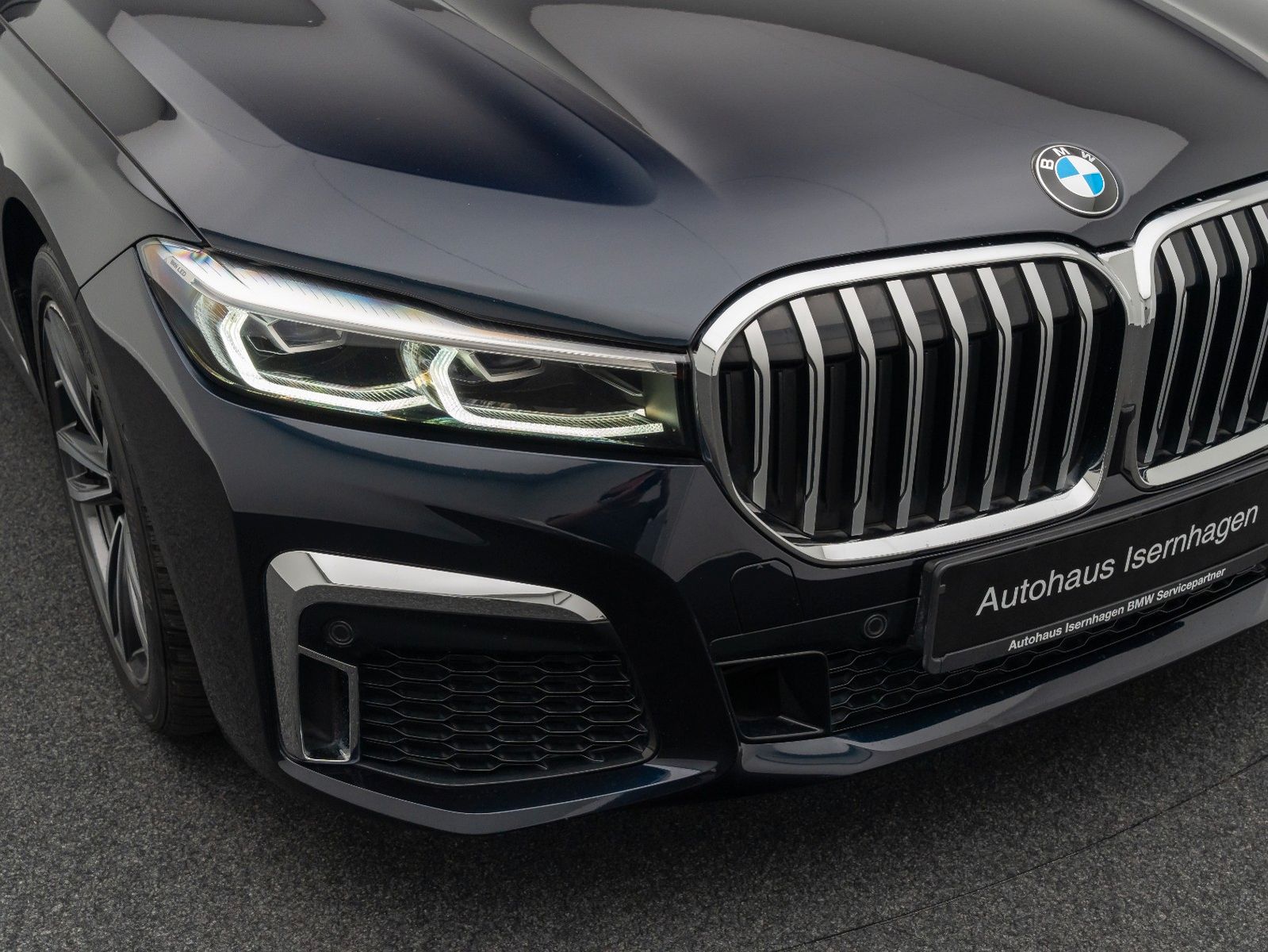 Fahrzeugabbildung BMW 745e iP M Sport Kamera HiFi HUD Massag GSD Alarm