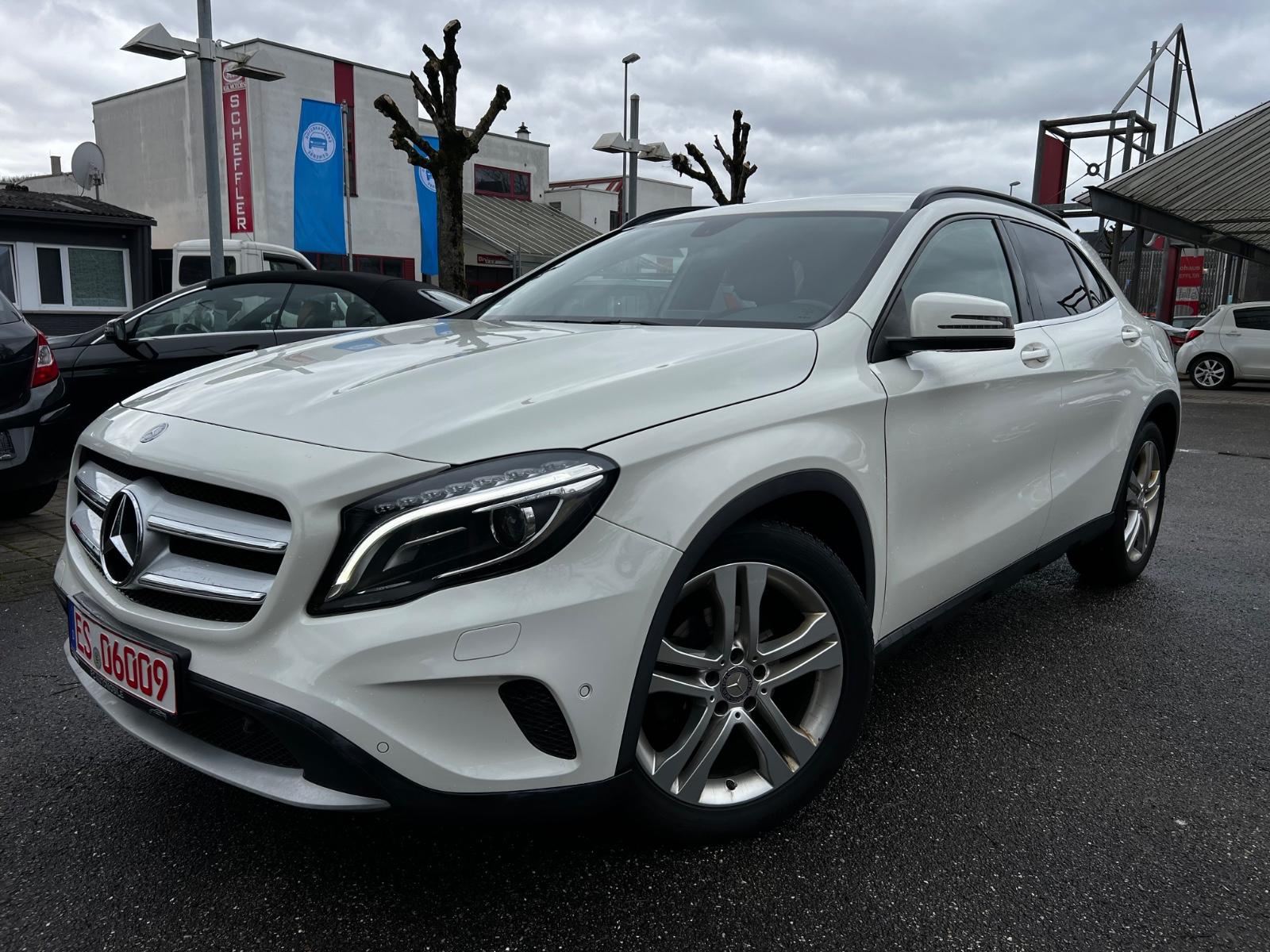 Mercedes-Benz GLA 220 CDI 4Matic BIXENON*NAVI*RÜCKFAHRK.
