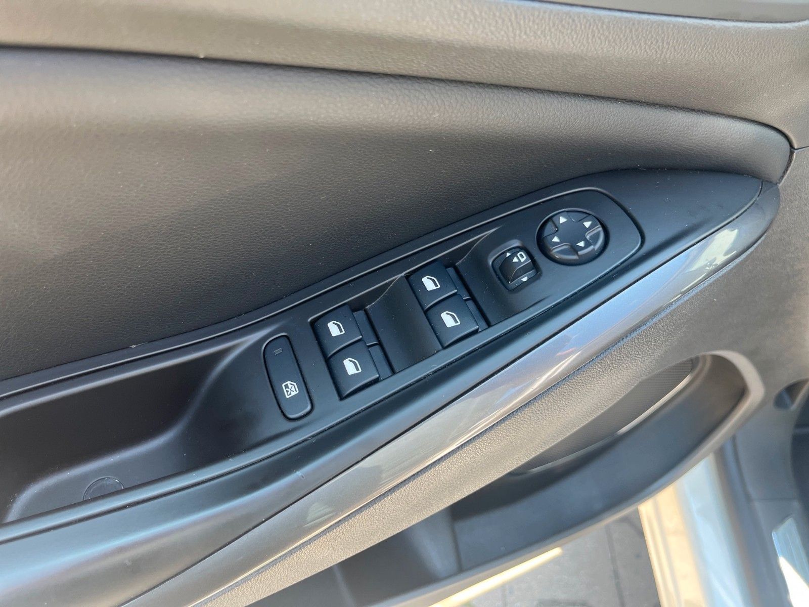 Opel Grandland (X) Innovation 1.2 Turbo – Bild 21