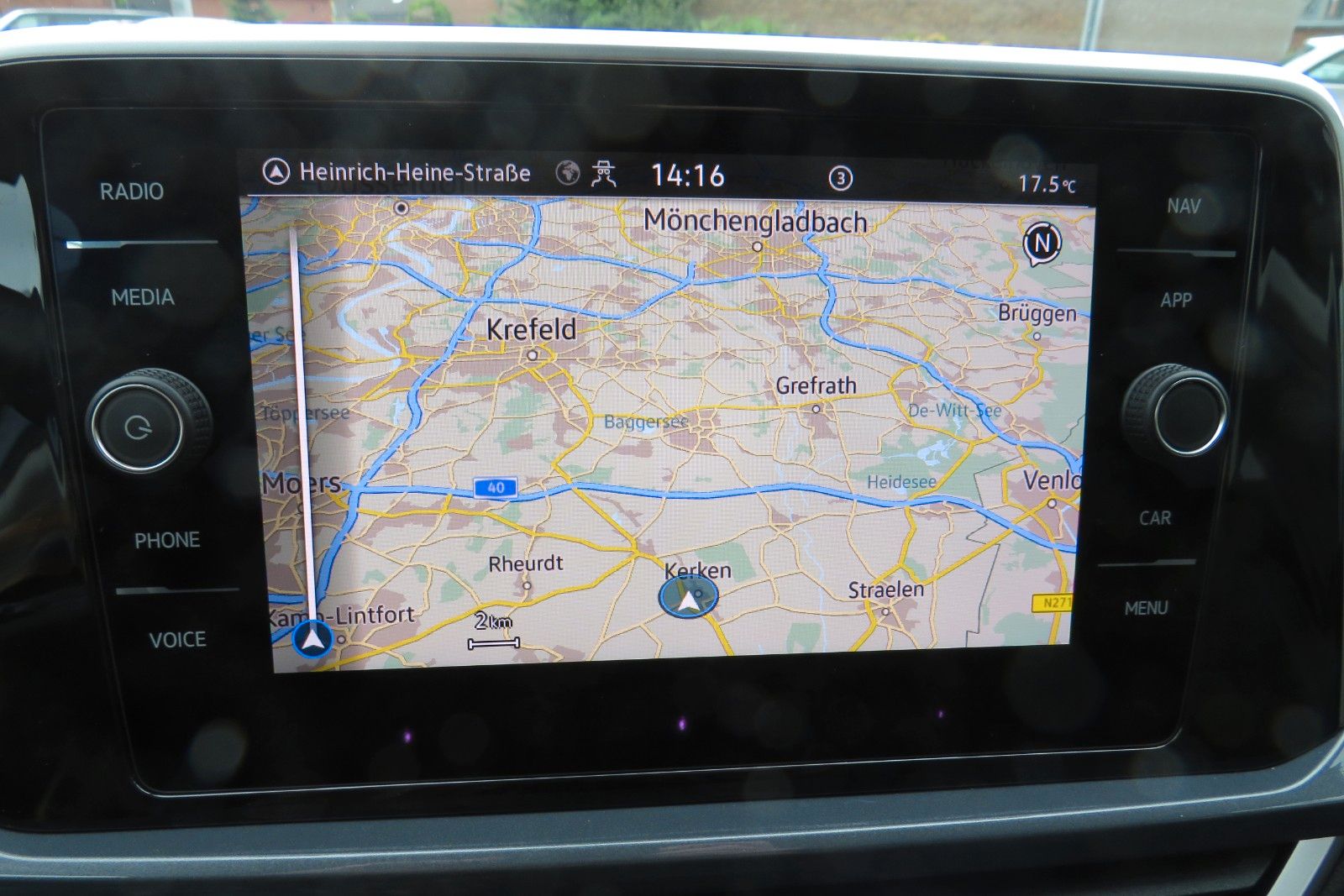 Fahrzeugabbildung Volkswagen T-Roc Style ACC APP MASSAGE SITZH. 17`KAMERA 1.H