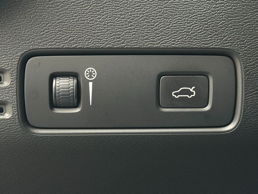 Volvo XC40 T3 Momentum Pro *AHK*Kamera*Sitzh.*Navi*