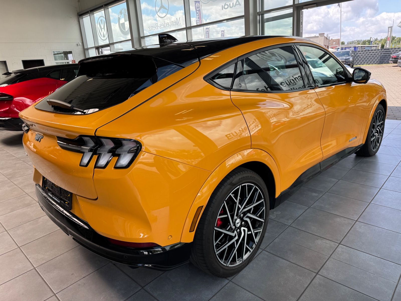 Fahrzeugabbildung Ford Mustang Mach-E GT AWD