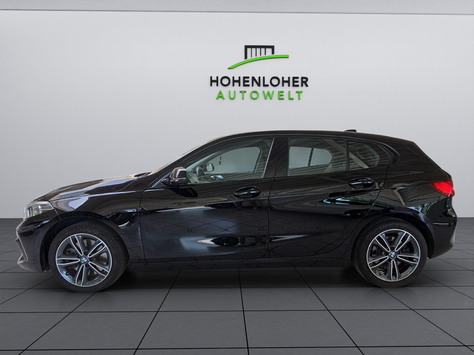 BMW 120i Aut. Sport Line *LED *NAVI *SHZ