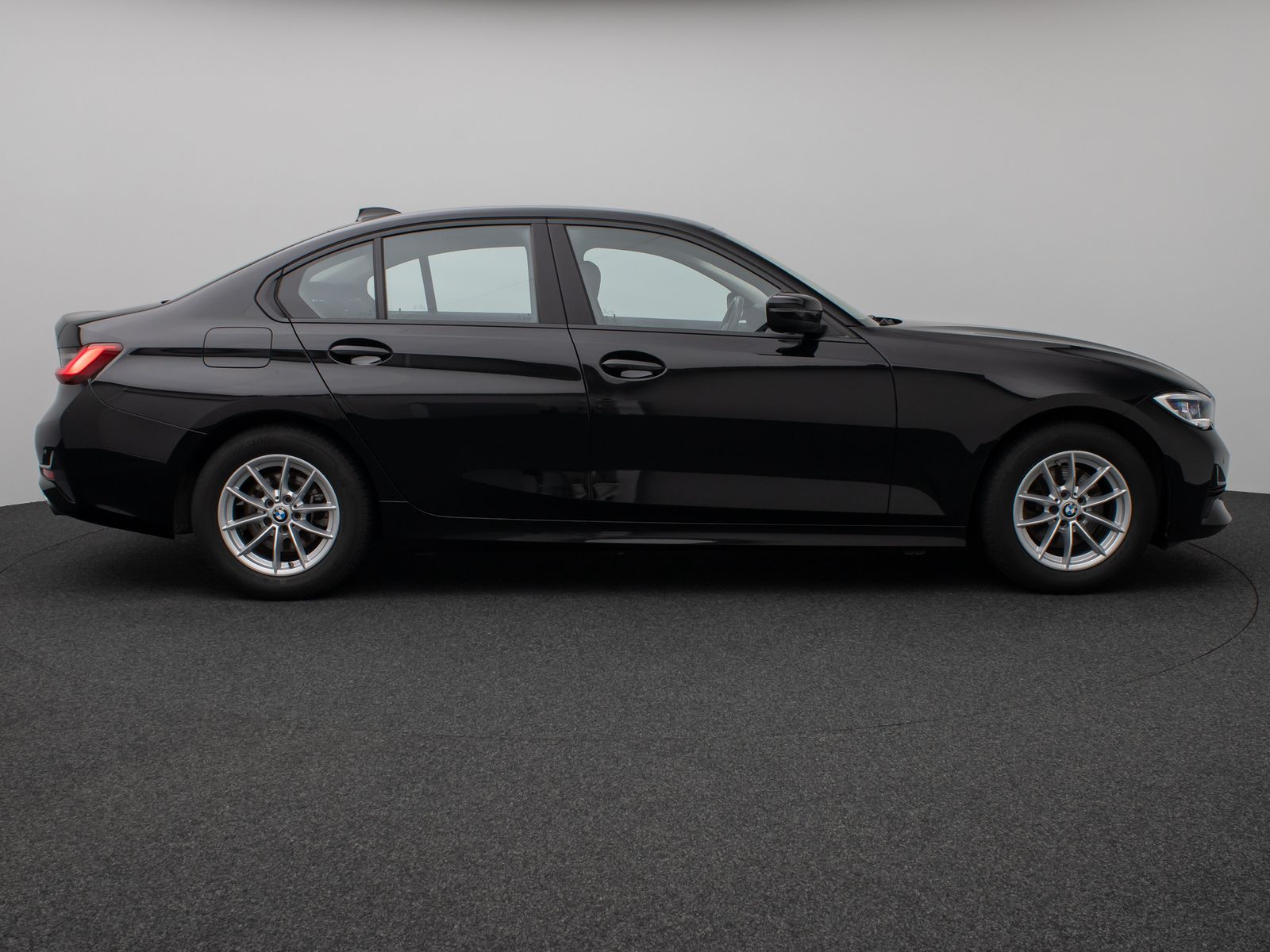 Fahrzeugabbildung BMW 320d Laser HUD DAB HiFi Komfort M Sport Alarm