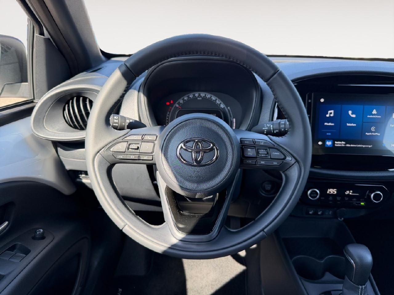 Fahrzeugabbildung Toyota Aygo X Play