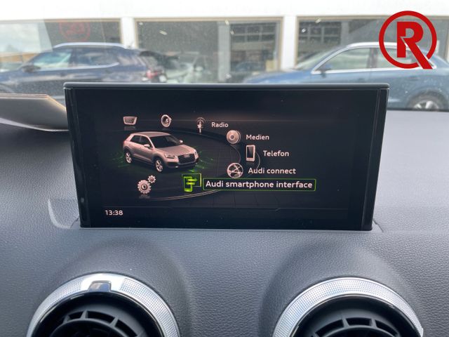 Q2 35 TFSI S line El. Panodach Digitales Cockpit